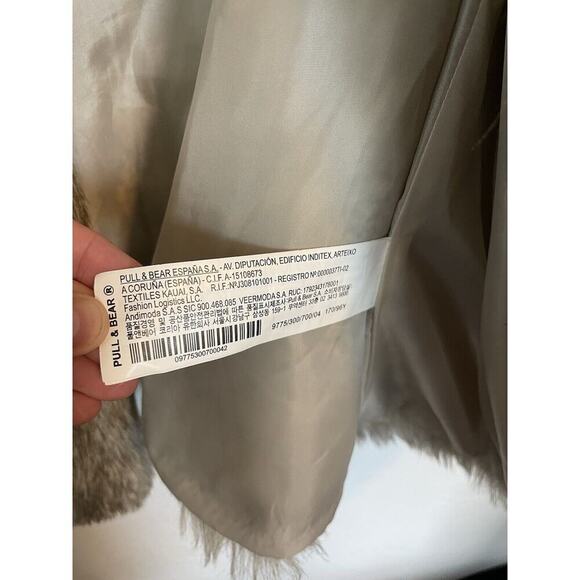 Pull And‎ Bear Faux Fur Vest Women’s Size L - Neutral Mobwife Statement Piece - Picture 4 of 8